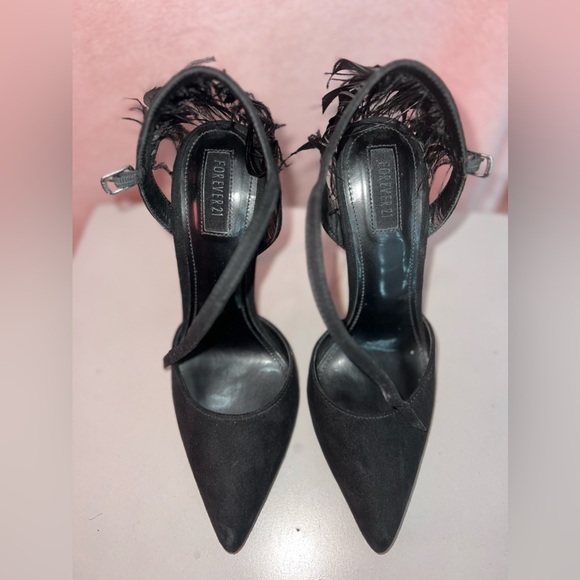 NWOT FOREVER 21 BLACK SUEDE PUMPS - Picture 7 of 8